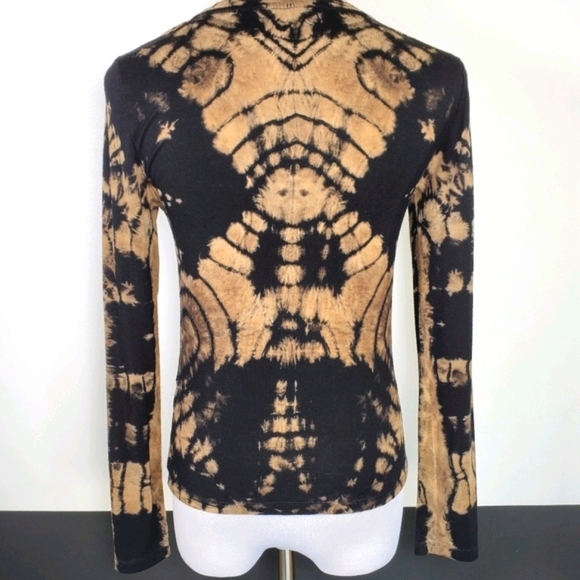 Custom Reverse Tiedye Long Sleeve Tee - Picture 3 of 12